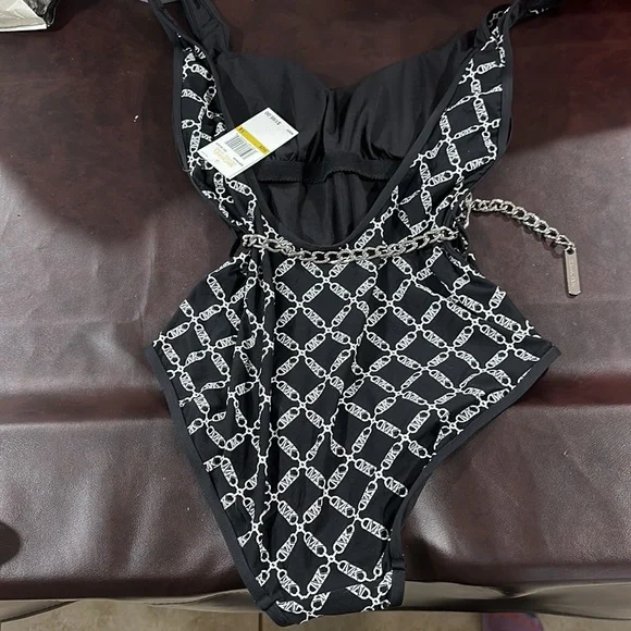 Michael Kors bathing-suit size 14 with silver chain belt - Picture 3 of 4